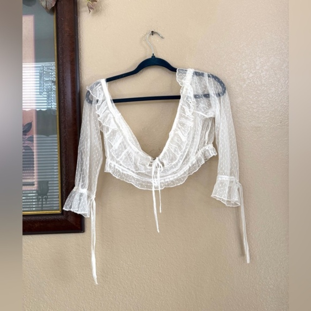 Kendal & Kyle Cropped Top Size Medium